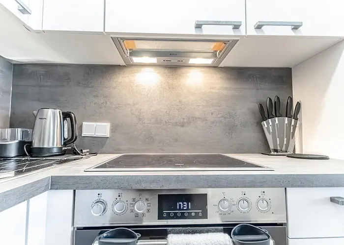 Charming 1Br, Steps From Reumannplatz U1